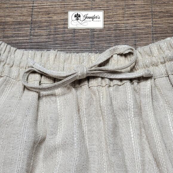 Express Tan High Waisted Elastic Drawstring Striped Bermuda Shorts Size M - Picture 2 of 8